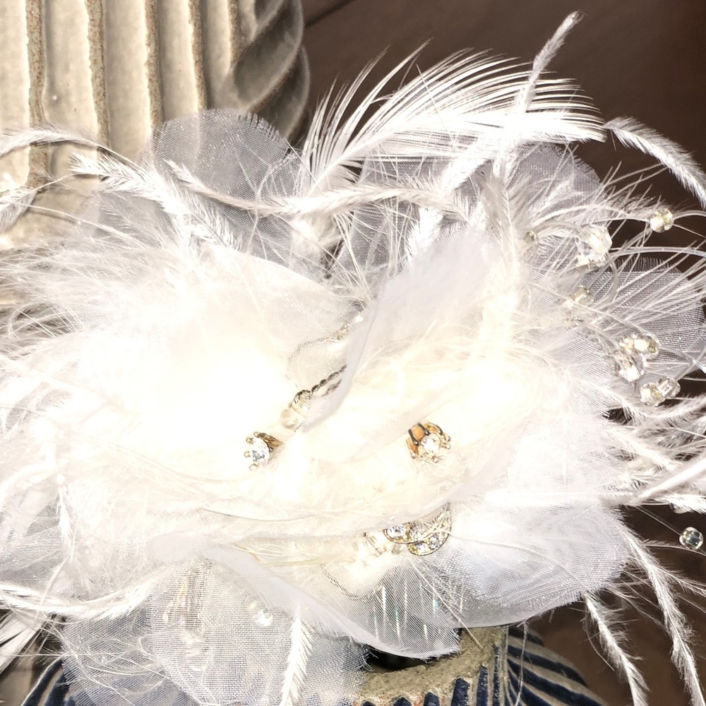 Bridal hair comb feathers and swarovski crystals